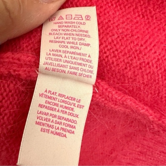 Gorgeous Victoria’s Secret Wool & Rabbit Hair Pink Soft Cozy Sweater-Size Large - Picture 4 of 9